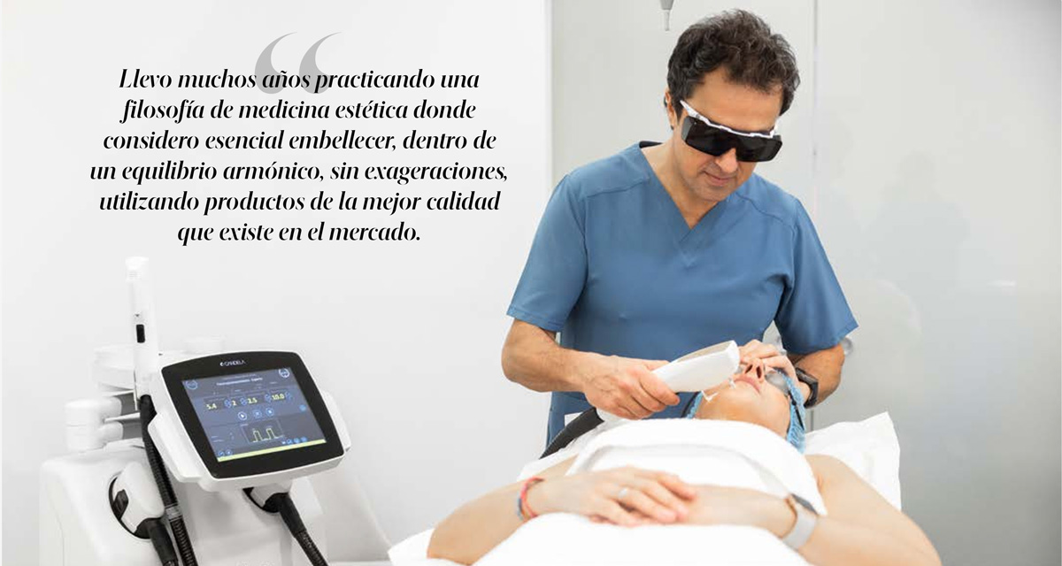 doctor Alvarez en su clínica de medicina estética de Donostia
